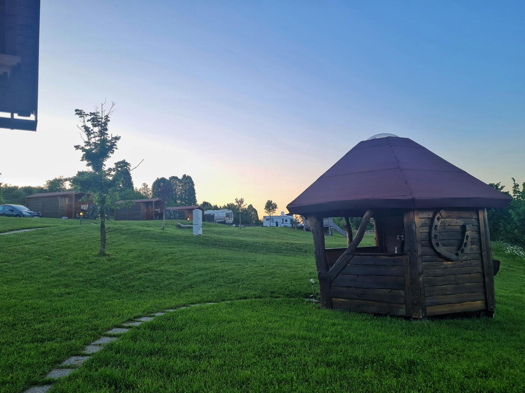 מלון פיבקה Camp The Sunrise Hill מראה חיצוני תמונה