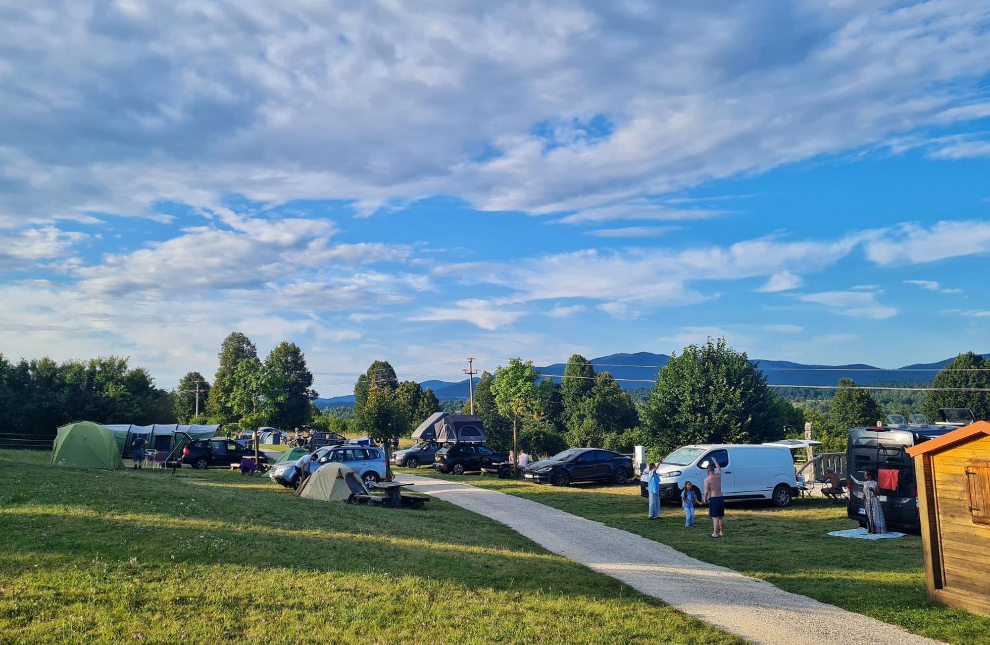 מלון פיבקה Camp The Sunrise Hill מראה חיצוני תמונה
