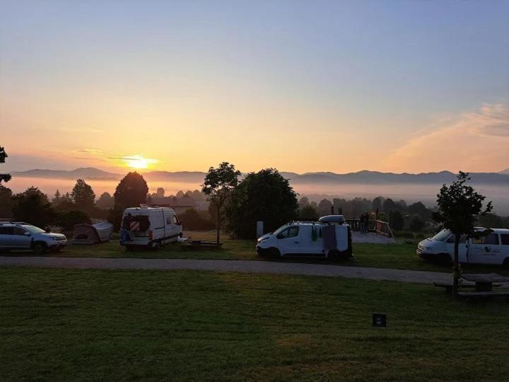 מלון פיבקה Camp The Sunrise Hill מראה חיצוני תמונה
